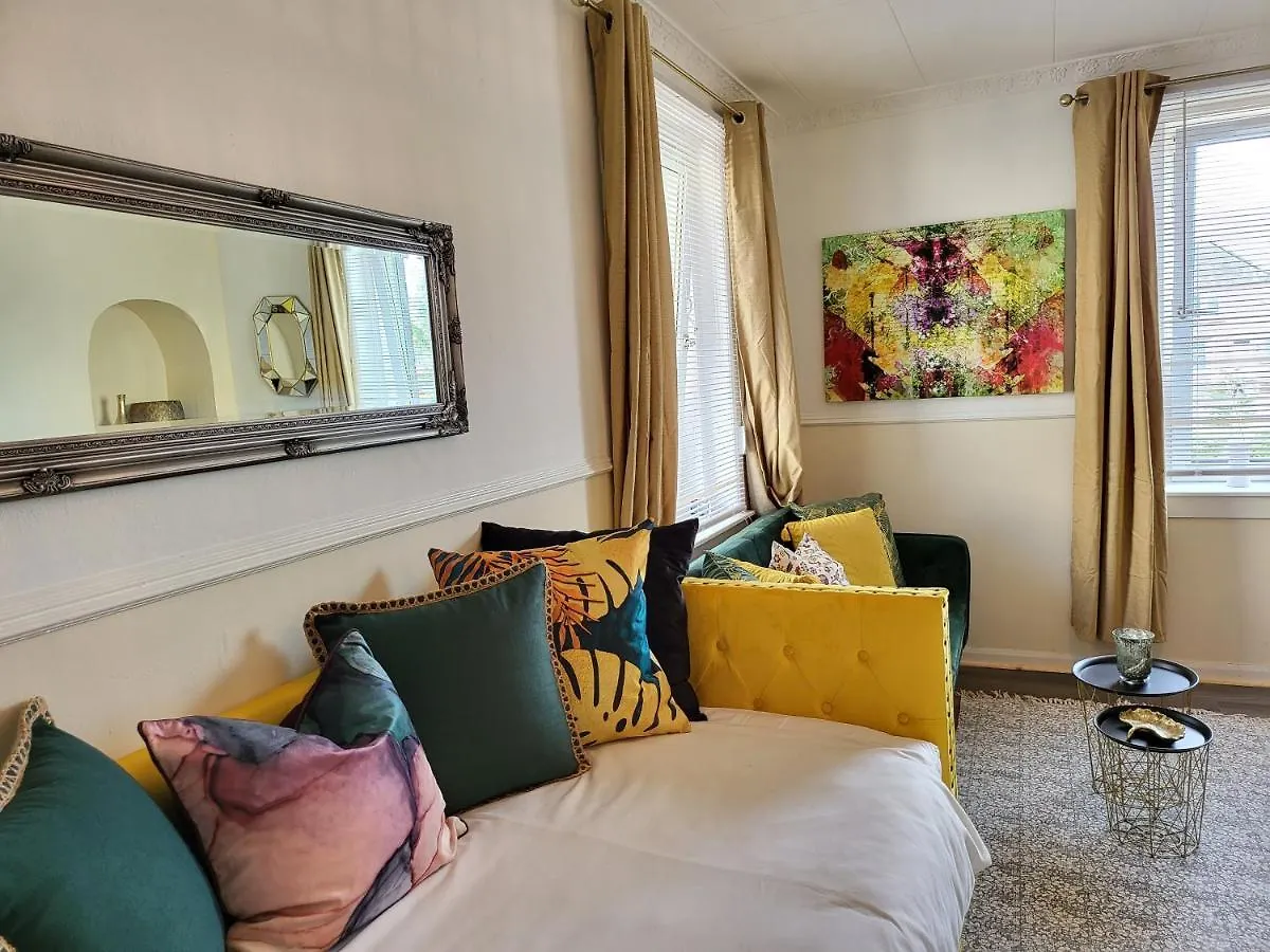 4 Bedrooms Apartment By Sensational Stay Short Lets & Serviced Accommodation Edinburgh