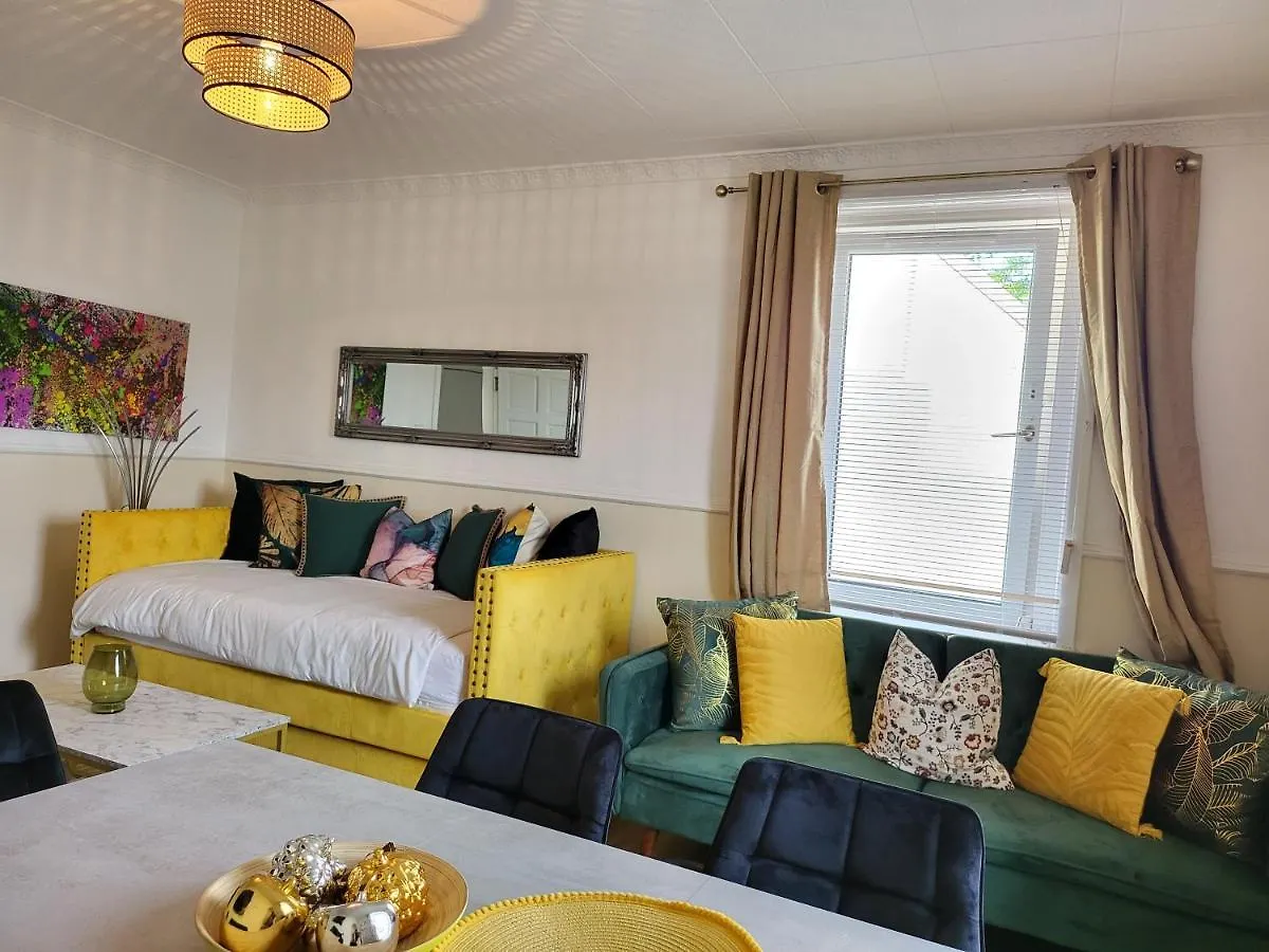 4 Bedrooms Apartment By Sensational Stay Short Lets & Serviced Accommodation Edinburgh