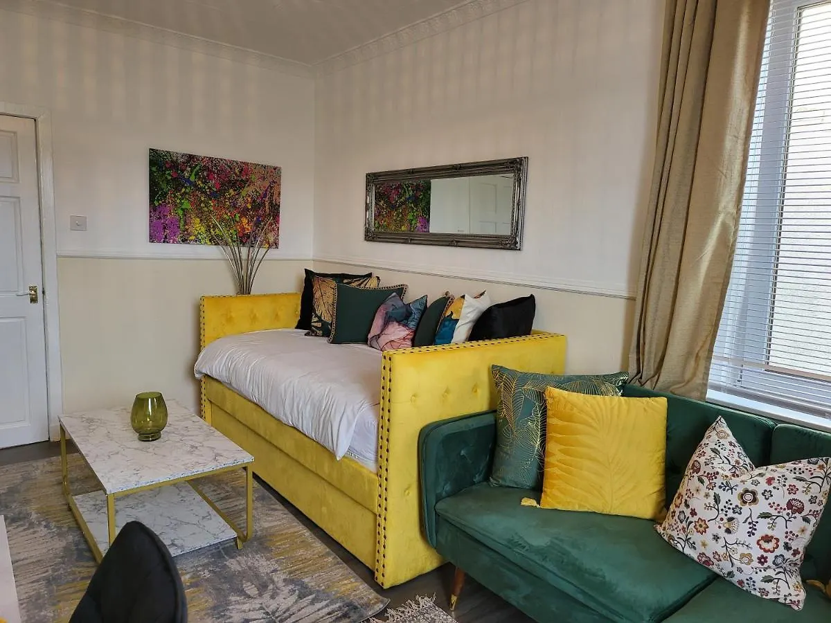 4 Bedrooms Apartment By Sensational Stay Short Lets & Serviced Accommodation Edinburgh