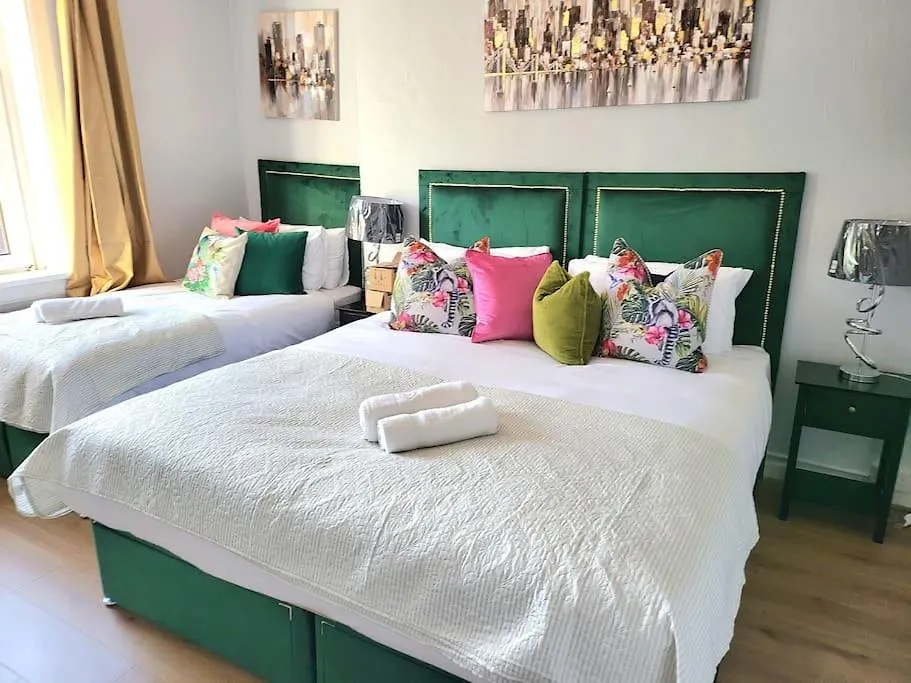 4 Bedrooms Apartment By Sensational Stay Short Lets & Serviced Accommodation Edinburgh